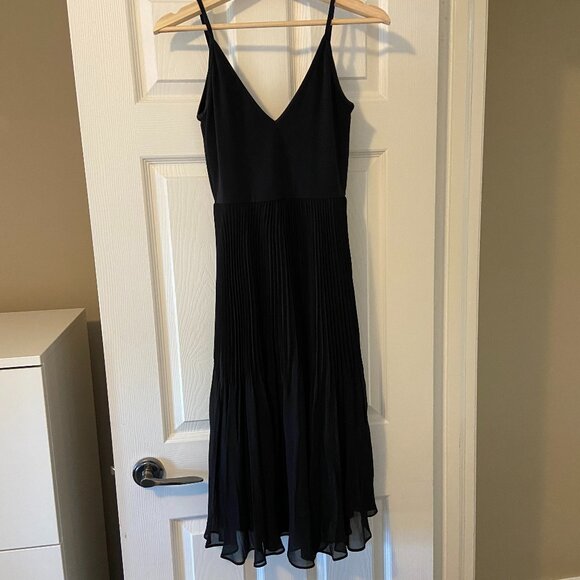 Wilfred/Aritzia Daphnee Dress in Black - Picture 4 of 13
